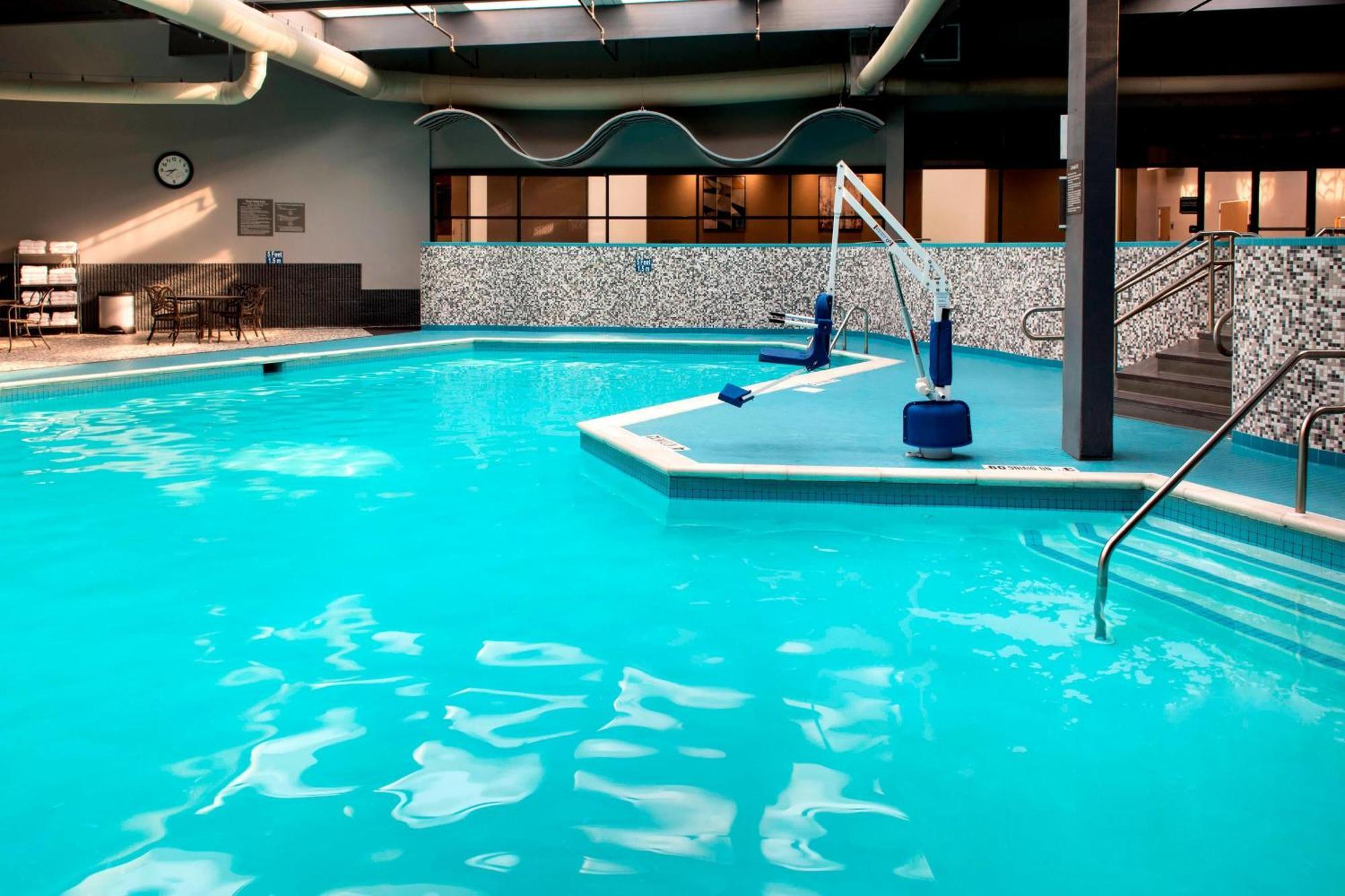 Delta Hotels By Marriott Utica Zewnętrze zdjęcie